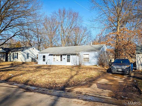 2nd image of 9732 Vickie Pl