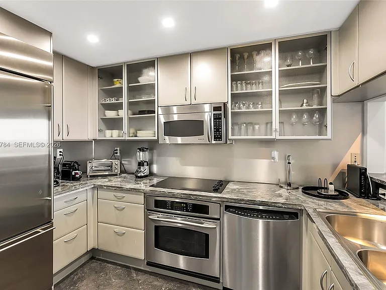 540 West Ave #2311 — Photo 6