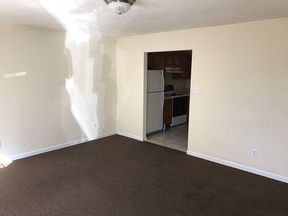 1st image of 1427 Washington Pike