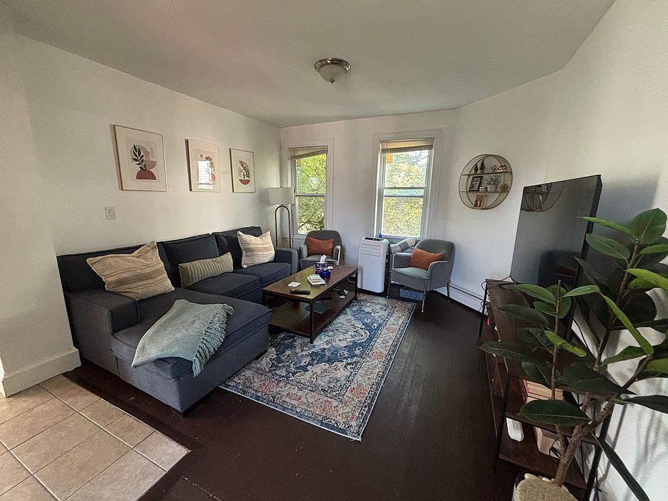 1st image of 106 Pine St #3