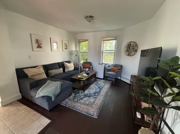 106 Pine St #3, Cambridge, MA 02139