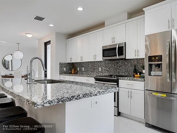 4th image of 323 Bella Sol Way