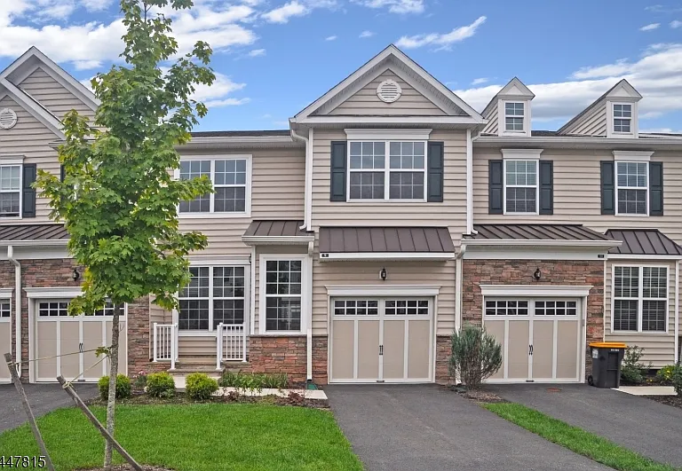9 Cortland Pl — Photo 1