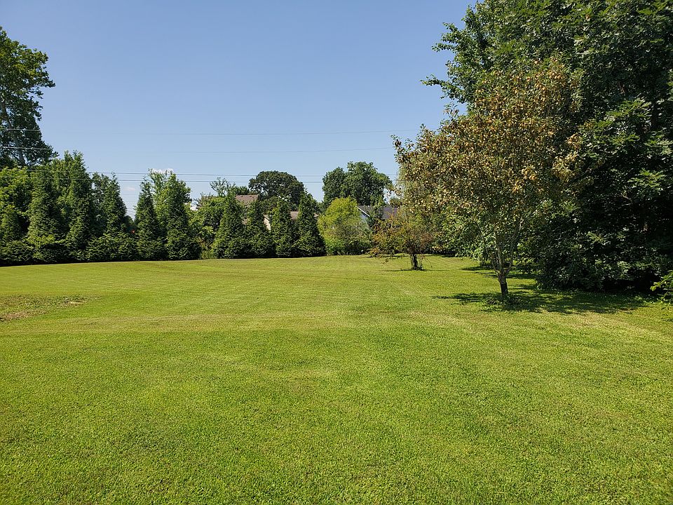 1st image of 230 Autumn Ct