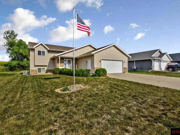 717 Northwood Dr, Janesville, MN 56048