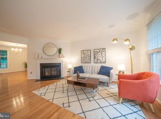 6041 Crown Royal Cir, Alexandria, VA 22310