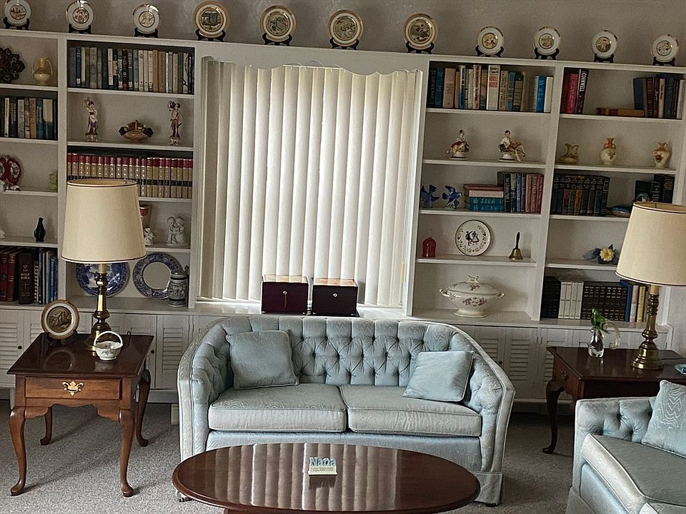 13 Maplewood Ave, Swansea, MA 02777 Zillow