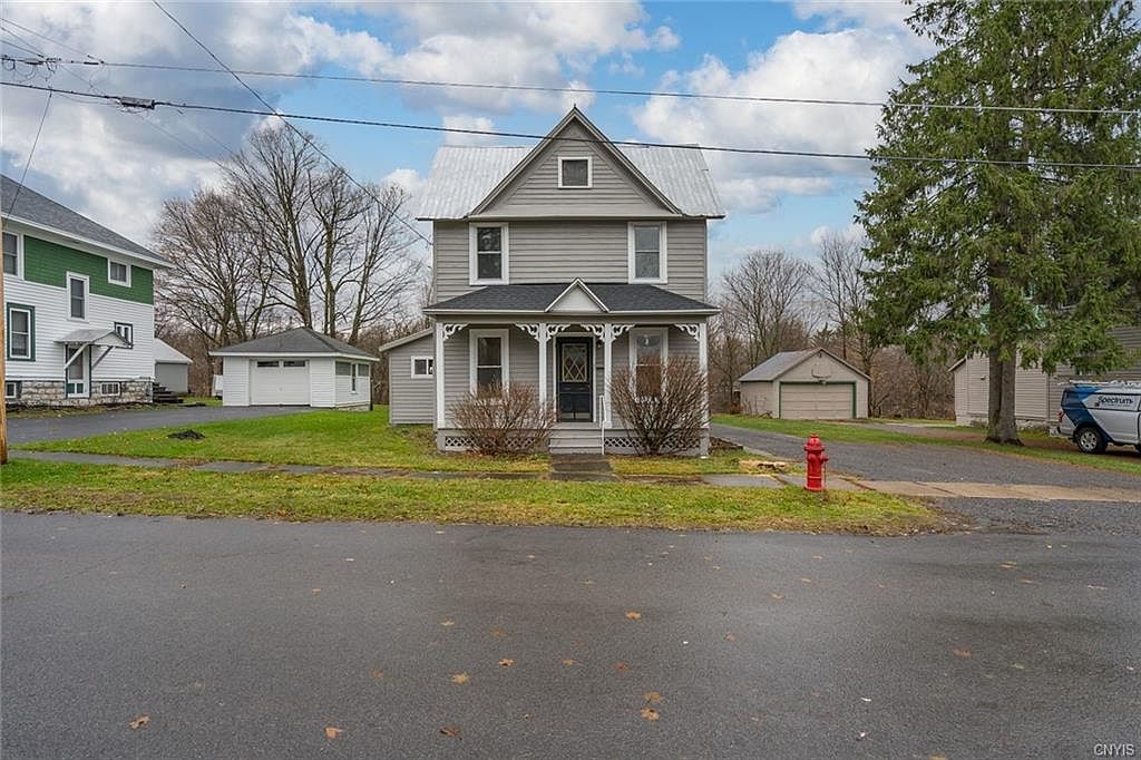 5275 Jefferson St Lowville Ny 13367 Mls S1308235 Zillow