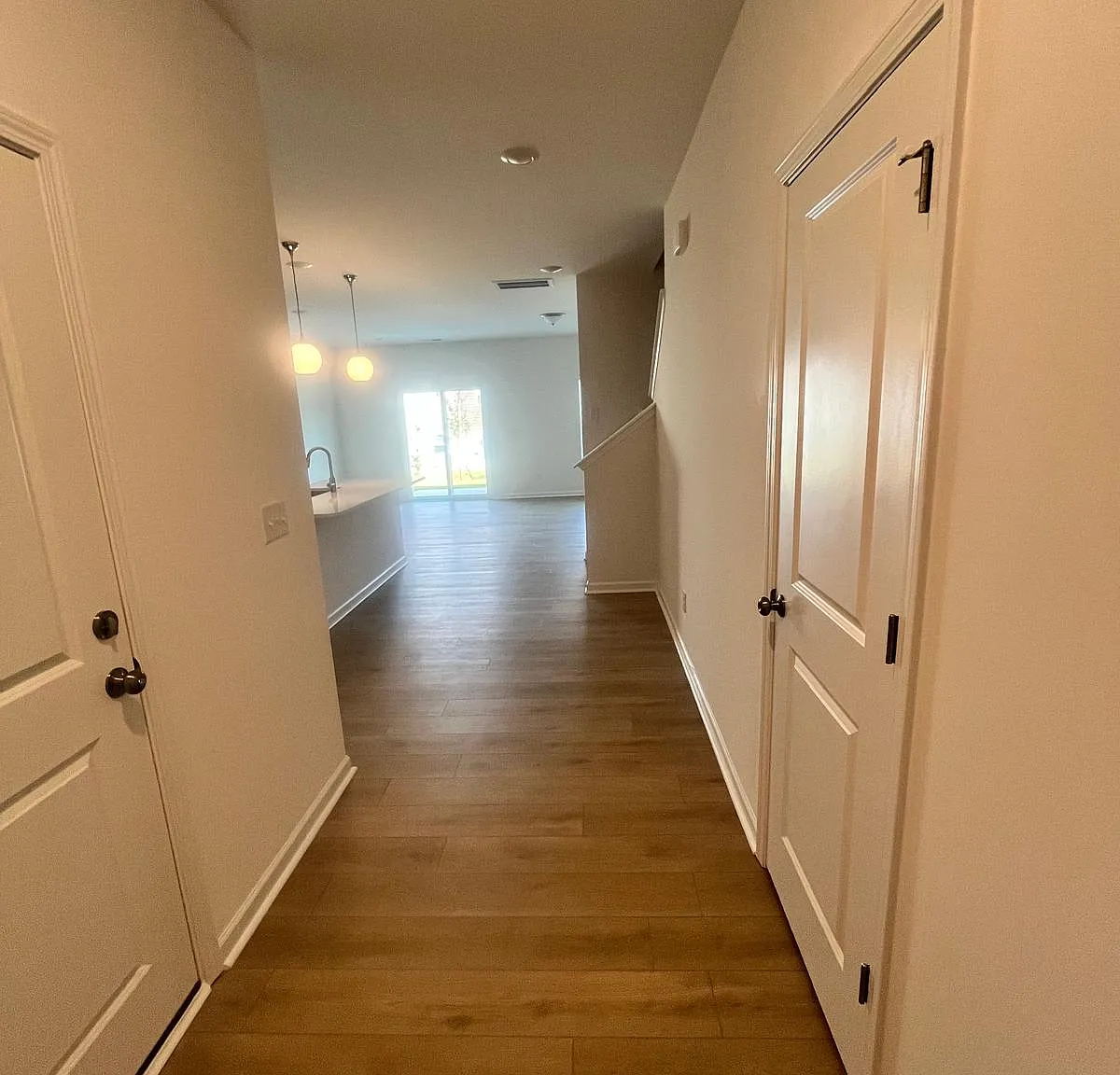3 bed, 1688 sqft, $2,000 — Photo 2