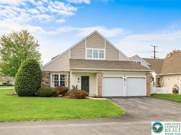 2504 Rolling Green Dr, Macungie, PA 18062