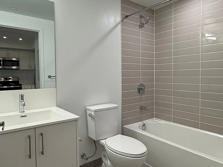 4010 Eglinton Ave W #409 — Photo 3