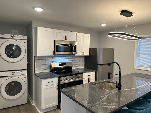 127 Henderson St APT 1, Syracuse, NY 13203
