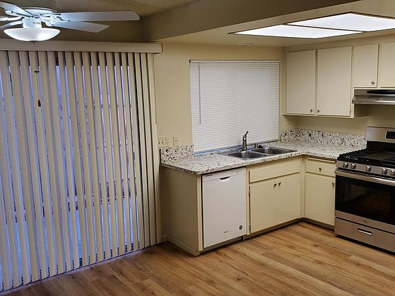 Kitchen w/new floors, new countertops and fresh paint