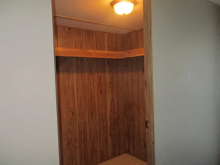 413 Debby St — Photo 16