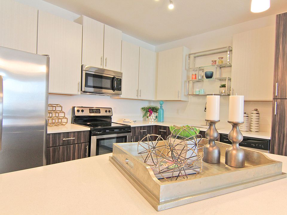 2 Bedroom, 2 Bathroom Radiant Model Kitchen