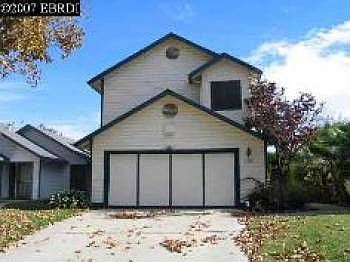 2nd image of 208 Fruitwood Cmn