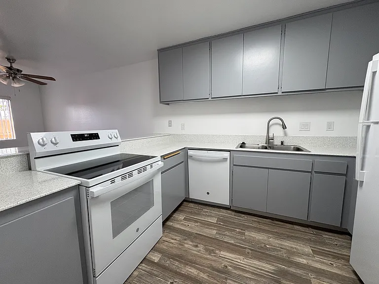 8557 Lemon Ave #20 — Photo 1