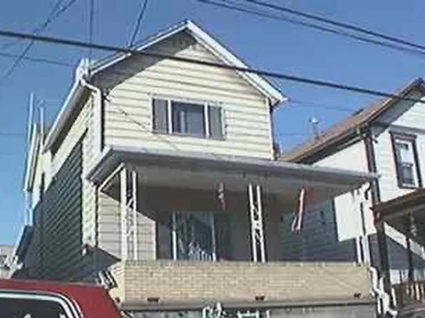 14 S 7th St, Duquesne, PA 15110