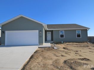 1712 Hunters Trce, Pekin, IL 61554