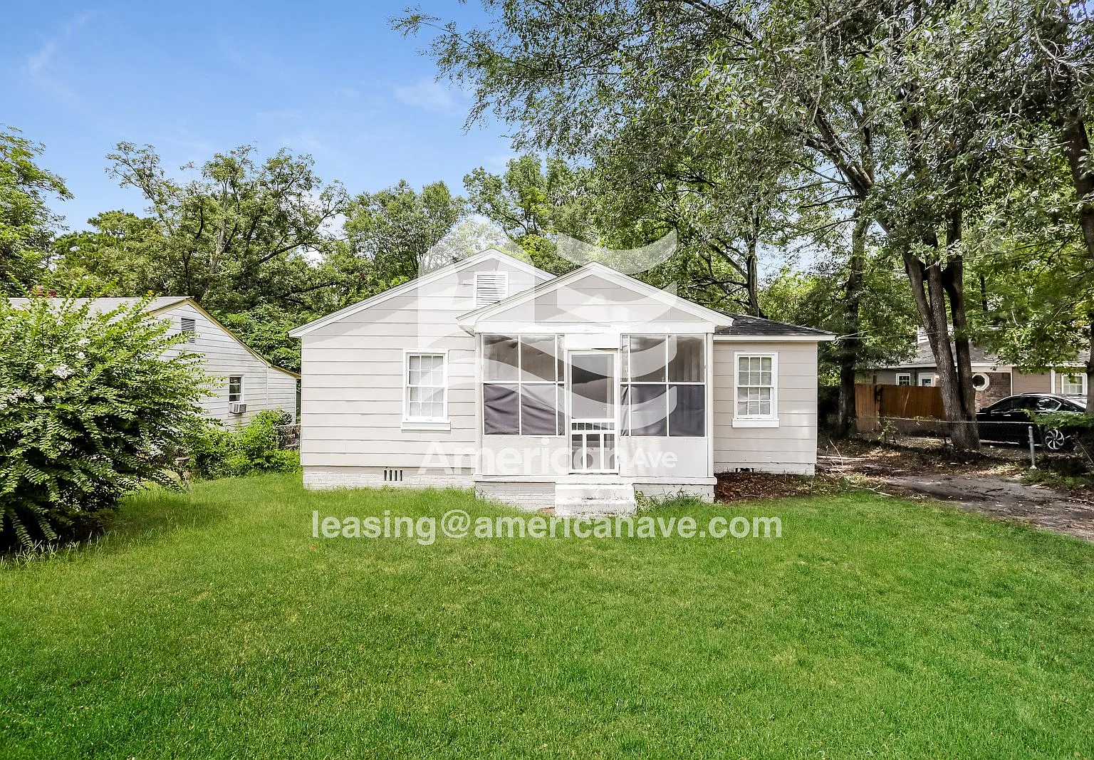 3 bed, 2.0 bath, 1136 sqft, $914 — Photo 1