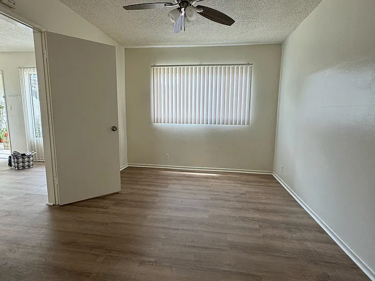 7701 Franklin St #6 — Photo 14