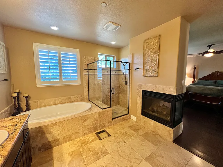 1407 W Colonial Pkwy — Photo 13