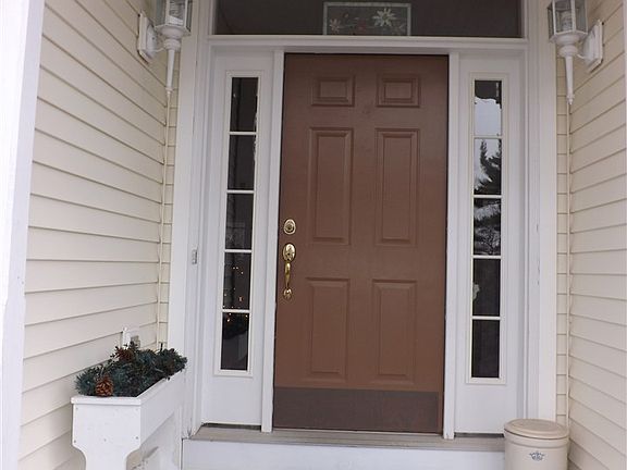 2nd image of 40 Bayberry Dr