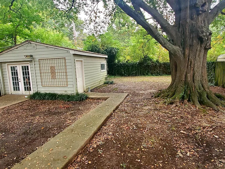 3666 Douglass Ave — Photo 10