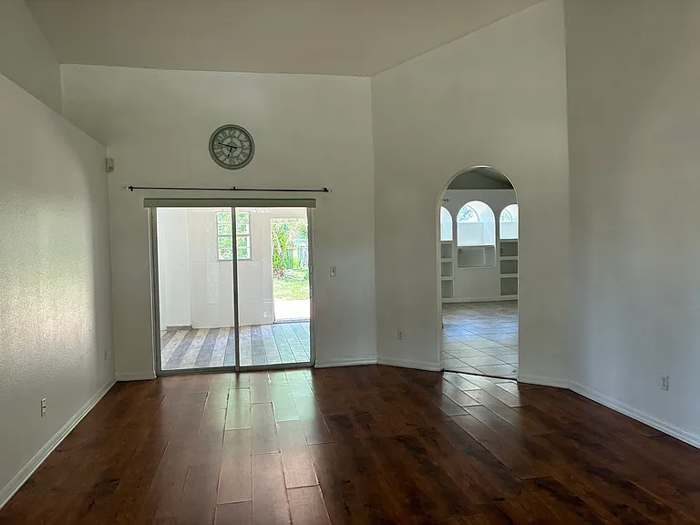2176 Alclobe Cir — Photo 5