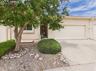 8 Luxury Ln, Colorado Springs, CO 80921
