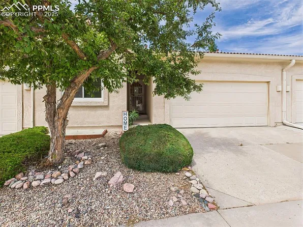 8 Luxury Ln, Colorado Springs, CO 80921