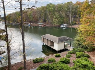 204 Camelot Dr, Moneta, VA 24121