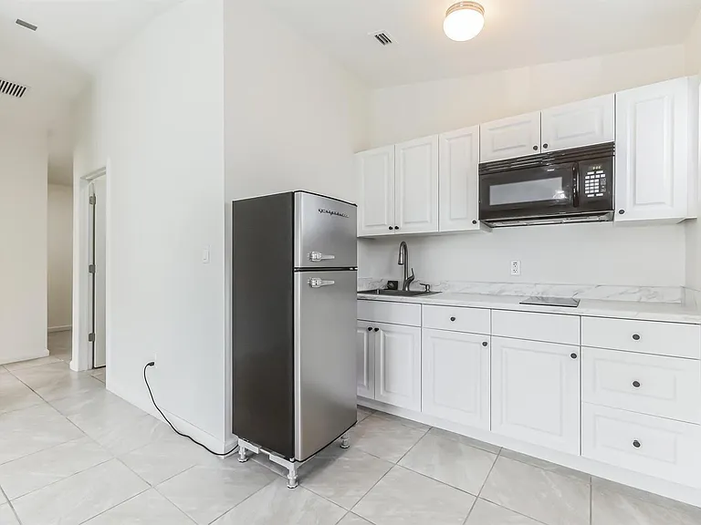 13961 SW 156th Ter — Photo 5