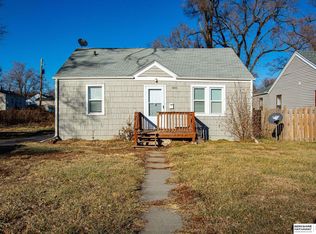 4036 Jaynes Cir, Omaha, NE 68111