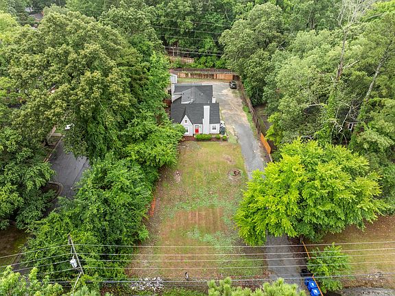 3rd image of 1202 E 14th St #B