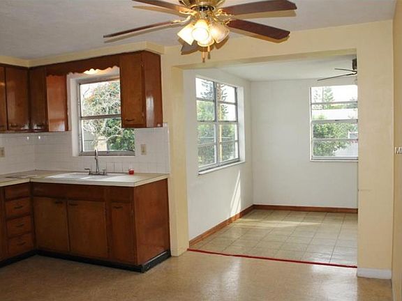 3rd image of 4928 Panorama Ave