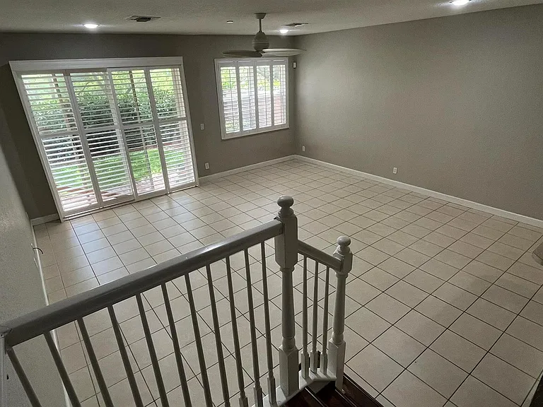 404 SE Bloxham Way — Photo 20