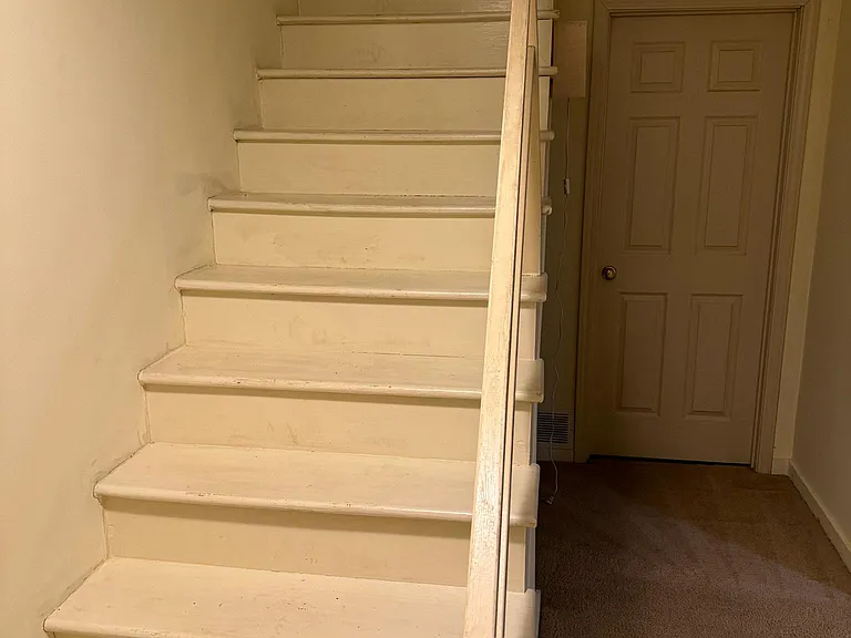 240 Chippendale Cir — Photo 45
