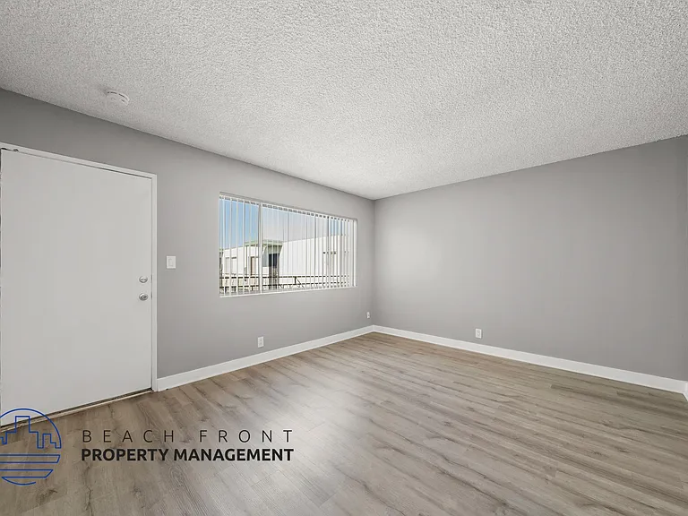 2816 W. 182nd Street — Photo 11