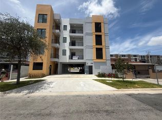 879 E 24th St #403, Hialeah, FL 33013