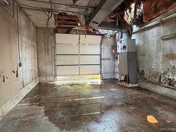3rd image of 130 Campbell Ave