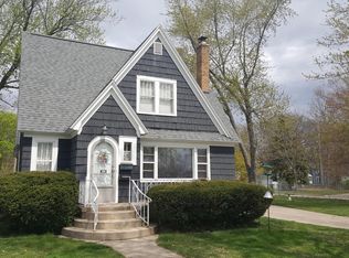 890 Catherine Ave, Muskegon, MI 49442