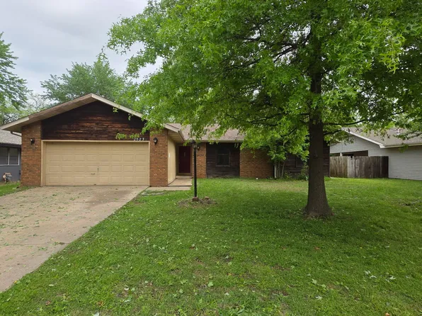2823 W Maplewood Street, Springfield, MO 65807