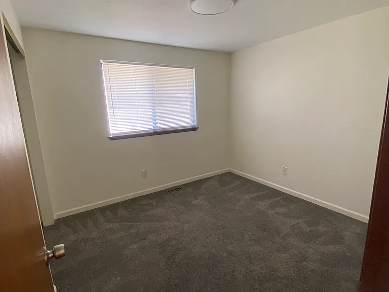 2634 W Texas St — Photo 8