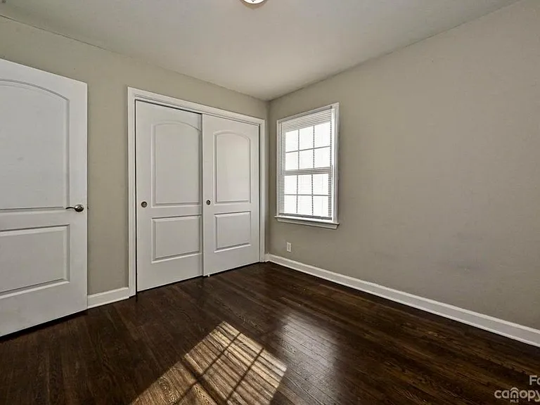 1025 McArthur Ave #2 — Photo 11