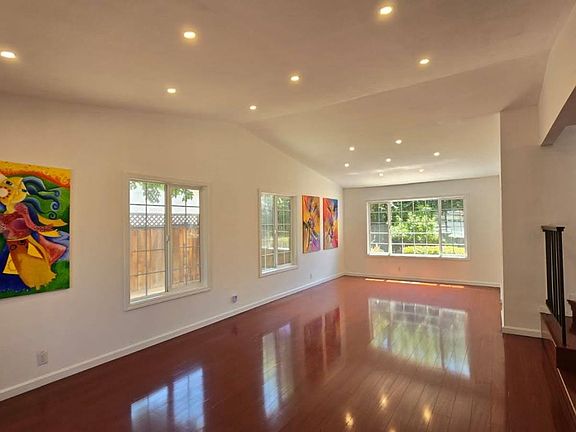 3rd image of 580 Glenburry Way