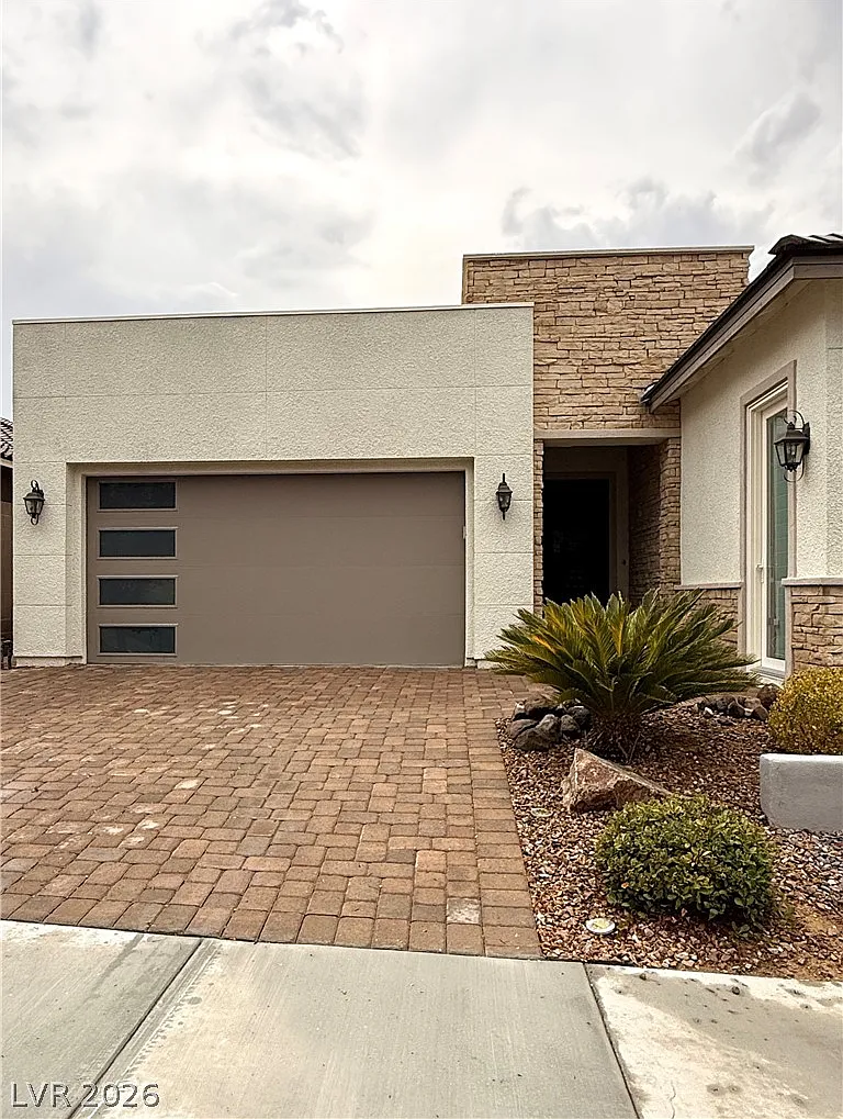 3 bed, 3.5 bath, 2294 sqft, $4,200 — Photo 2