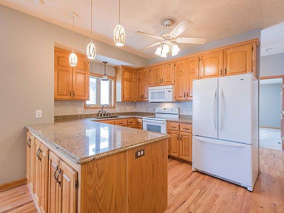 3rd image of 5257 Pathways Ave