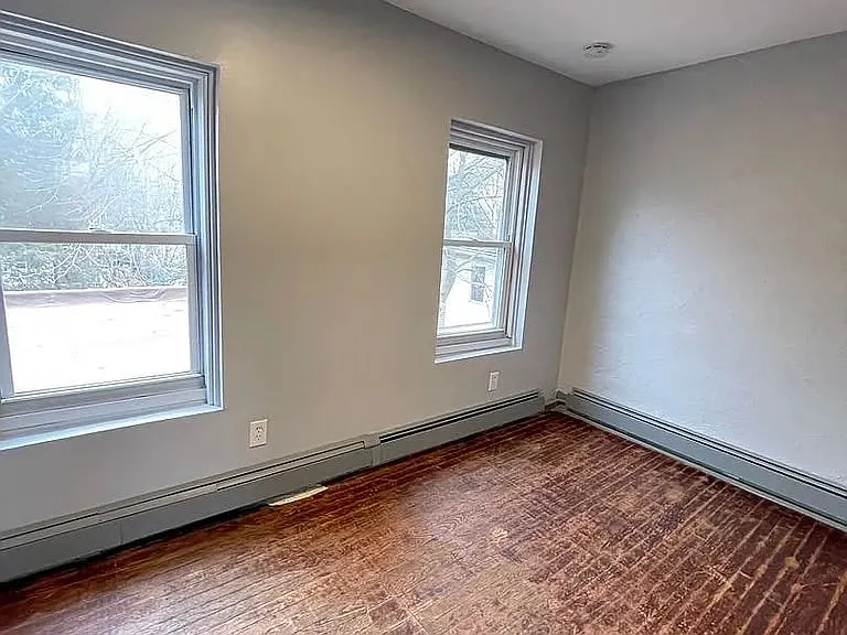 137 William St #3 — Photo 6