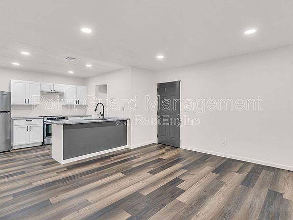 5th image of 955 S Leroy St APT 5